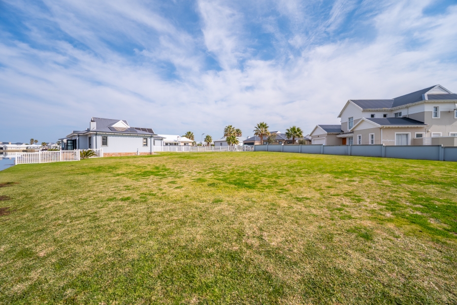 5 Bedroom Property for Sale in Marina Martinique Eastern Cape
